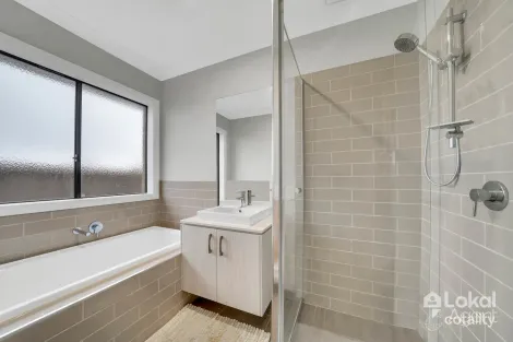 Property photo of 2 Papa Way Officer VIC 3809