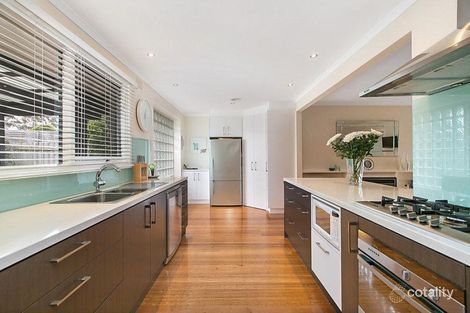 Property photo of 4 Seaton Drive Dingley Village VIC 3172