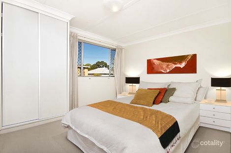 Property photo of 4/72 Kitchener Street Coorparoo QLD 4151