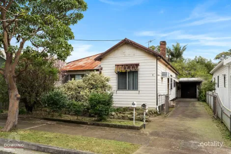 8 Gordon St, Mayfield West, NSW 2304