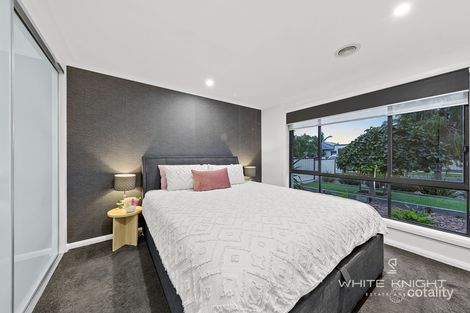 Property photo of 10 Axford Road Kings Park VIC 3021