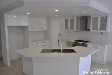Property photo of 3 Dartmouth Close Clinton QLD 4680