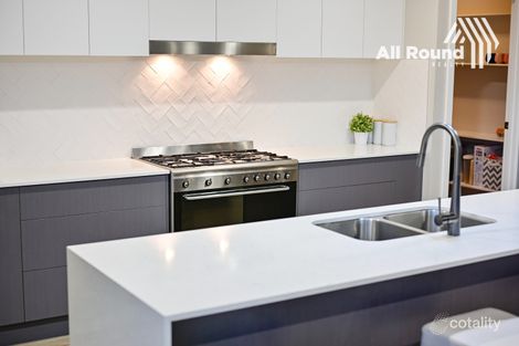 Property photo of 5 Claremont Place Table Top NSW 2640
