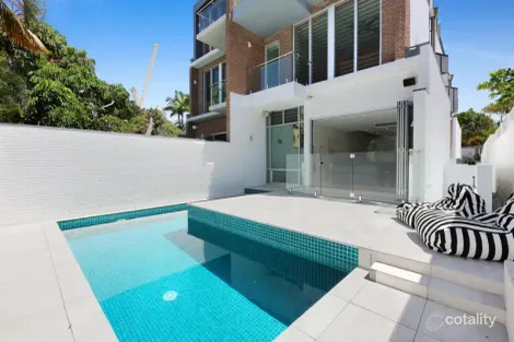 Property photo of 1/42 Peak Avenue Main Beach QLD 4217