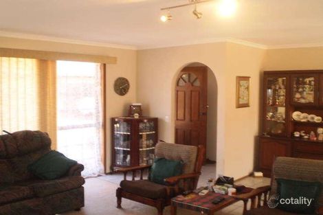 Property photo of 21 Lachlan Crescent Sandstone Point QLD 4511