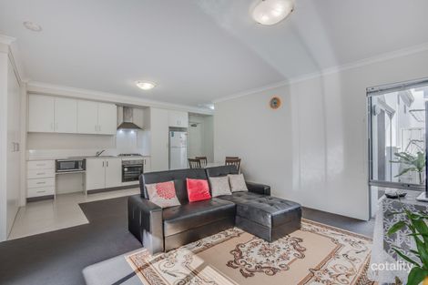 Property photo of 2/15 Debenham Street Thornlie WA 6108