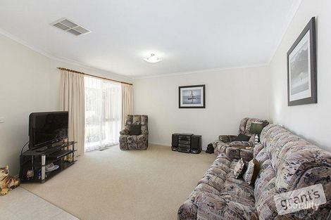 Property photo of 11 Hedgeley Drive Berwick VIC 3806