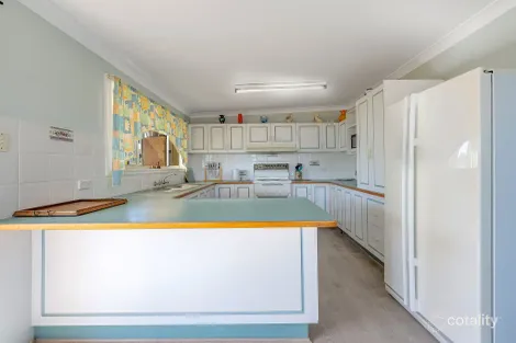 Property photo of 134 Winbin Crescent Gwandalan NSW 2259