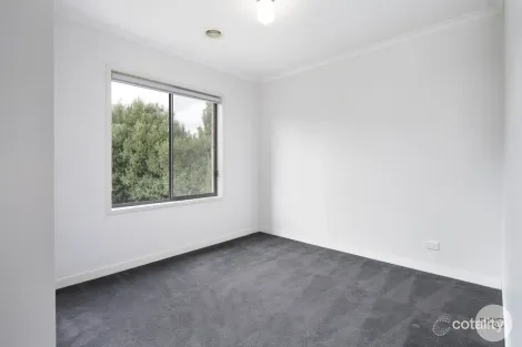 Property photo of 16 Ocallaghan Parade Lucas VIC 3350