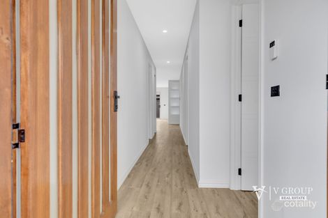 Property photo of 22 Rulingia Road Donnybrook VIC 3064