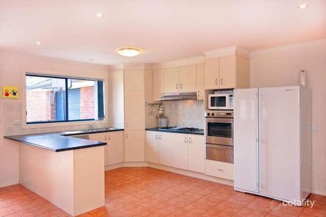 Property photo of 2 Timaru Place South Morang VIC 3752