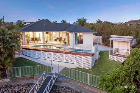 Property photo of 2 Ferrymans Court Helensvale QLD 4212