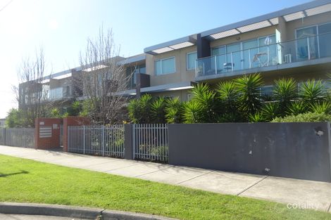 Property photo of 2/8 St James Avenue Springvale VIC 3171