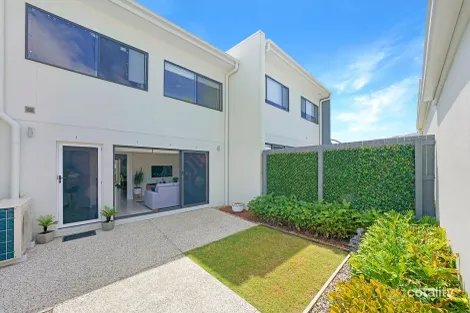 Property photo of 18/1 Flametree Circuit Arundel QLD 4214
