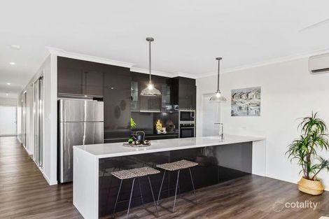 Property photo of 25 Lawrie Avenue Oonoonba QLD 4811