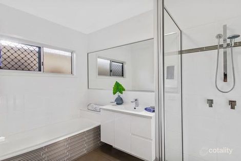 Property photo of 25 Lawrie Avenue Oonoonba QLD 4811