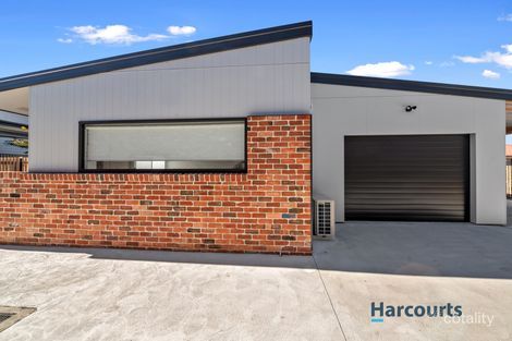 2/113 Steele St, Devonport, TAS 7310