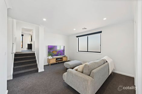 Property photo of 9 Elderfield Circuit Doreen VIC 3754