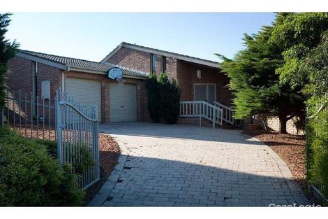 Property photo of 9 Headingly Court Endeavour Hills VIC 3802