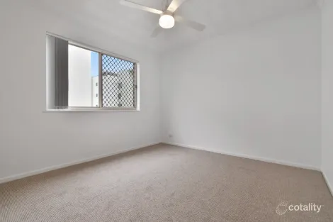 Property photo of 4/26 Moreton Parade Kings Beach QLD 4551