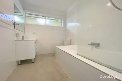 Property photo of 2 Jacaranda Avenue Bradbury NSW 2560