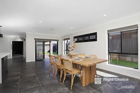 Property photo of 6 Bartlett Crescent Calderwood NSW 2527