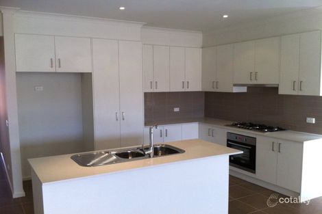 48 Dunraven Cres, Doreen, VIC 3754