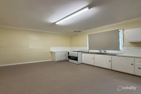 Property photo of 32 Cranbourne Avenue Sunshine North VIC 3020