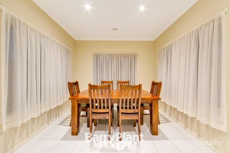 Property photo of 48 Webster Way Pakenham VIC 3810