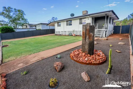 Property photo of 27 Hinkler Crescent Sunset QLD 4825