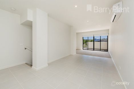 7/17 Edgeware Cl, Pakenham, VIC 3810