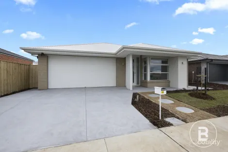 Property photo of 13 Paradiski Chase Winter Valley VIC 3358