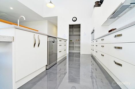 Property photo of 10 Bellbird Circuit New Auckland QLD 4680