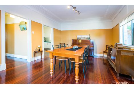 Property photo of 37 Gibson Crescent Holland Park QLD 4121