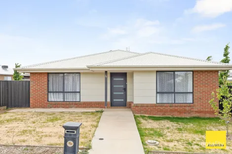 4 HEYSEN WAY, HUNTLY, VIC 3551
