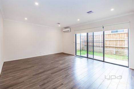 Property photo of 18 Amaroo Walk Werribee VIC 3030