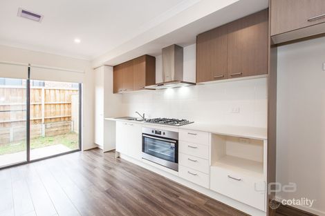 Property photo of 18 Amaroo Walk Werribee VIC 3030