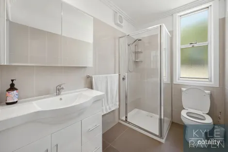 Property photo of 1 Batchelor Crescent Wangaratta VIC 3677