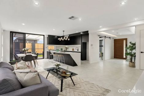 Property photo of 21 Newmarket Parkway Box Hill NSW 2765