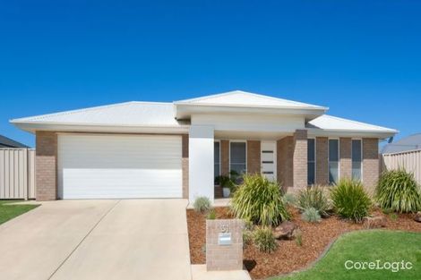 Property photo of 31 Barmedman Avenue Gobbagombalin NSW 2650