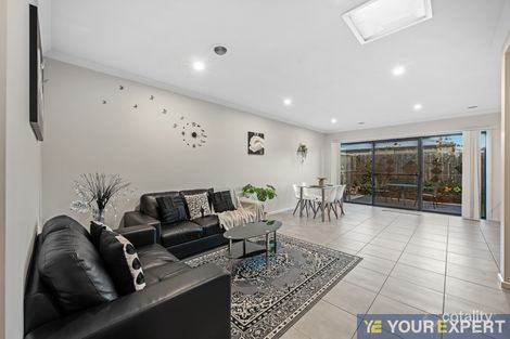 Property photo of 16 Portrait Place Clyde North VIC 3978