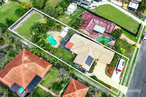 Property photo of 18 Watford Crescent Molendinar QLD 4214