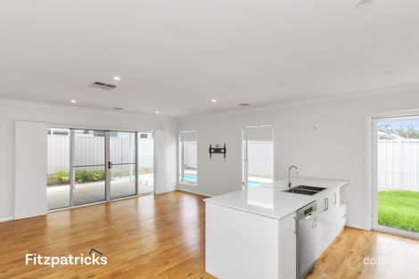 Property photo of 2/4 Yarranjerry Street Gobbagombalin NSW 2650