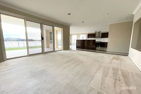 Property photo of 32 Spinnaker Rise Point Cook VIC 3030
