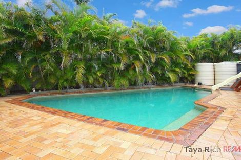 Property photo of 8 Torridon Close Merrimac QLD 4226
