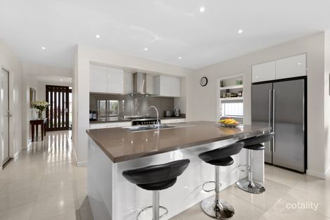 Property photo of 6 Marblelight Way Clyde North VIC 3978