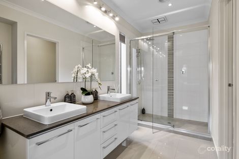 Property photo of 6 Marblelight Way Clyde North VIC 3978