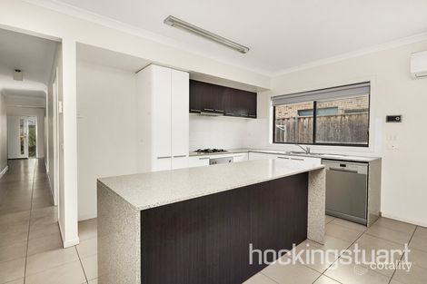 Property photo of 2 Nardoo Place Brookfield VIC 3338