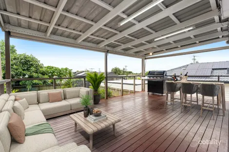 Property photo of 14 Jayben Street Wynnum West QLD 4178