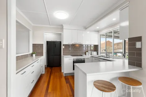 Property photo of 14 Jayben Street Wynnum West QLD 4178